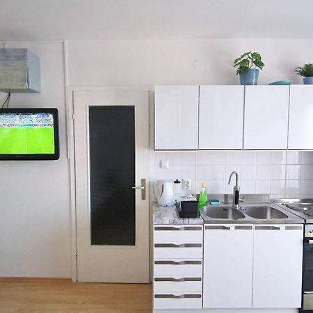 Apartment Papalina เวอร์ซาร์ ภายนอก รูปภาพ