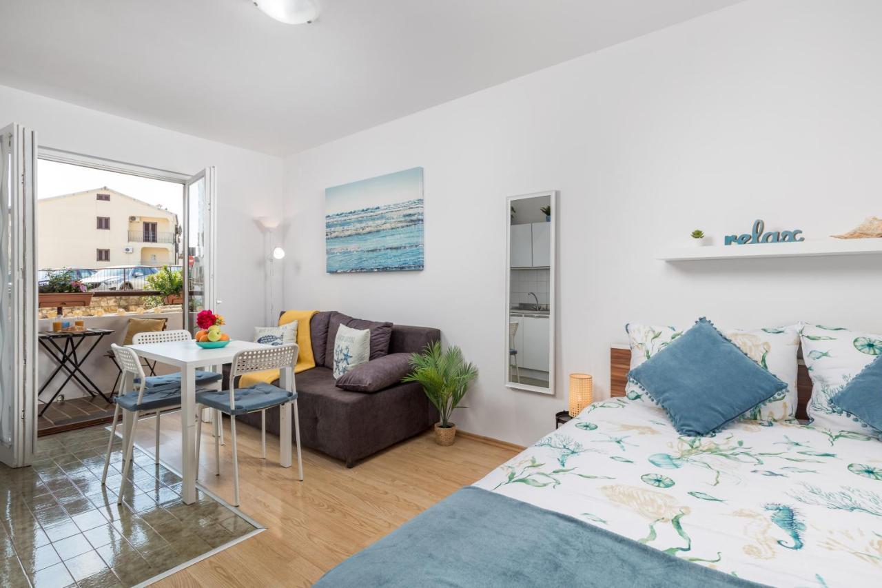 Apartment Papalina เวอร์ซาร์ ภายนอก รูปภาพ