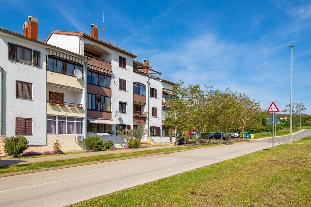 Apartment Papalina เวอร์ซาร์ ภายนอก รูปภาพ